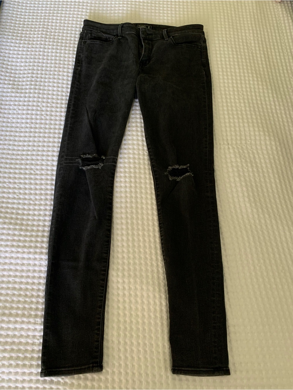 Abercrombie & Fitch Black Distressed Skinny Jeans EUC